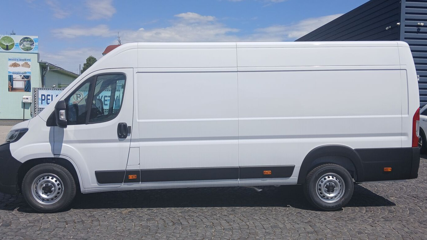 Peugeot Boxer Boxer Furgon 435 L4H2 2.2 BlueHDi 180 €6.4 MT6