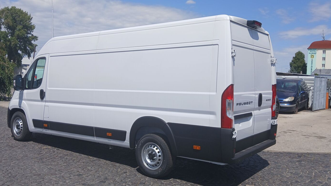 Peugeot Boxer Boxer Furgon 435 L4H2 2.2 BlueHDi 180 €6.4 MT6