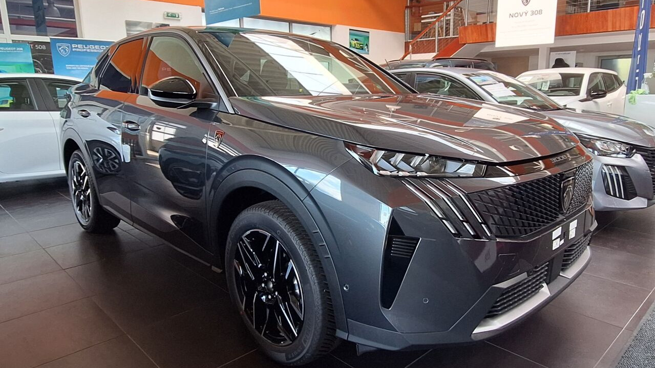 NEW 3008 GT Hybrid 145k e-DCS6 (MHEV) (MYC2)