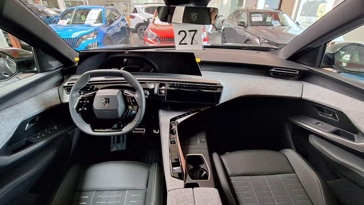 NEW 3008 GT Hybrid 145k e-DCS6 (MHEV) (MYC2)